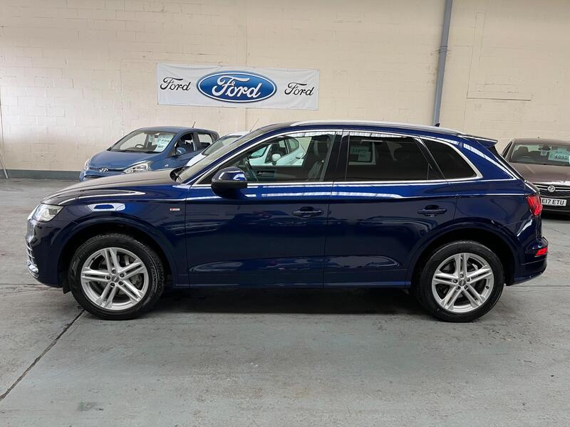 Audi Audi Q5 view 4