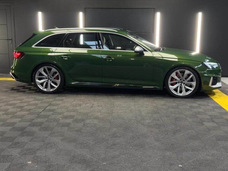 Audi RS4 view 7