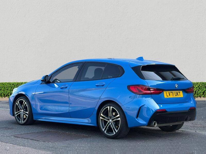BMW 1 Series view 5