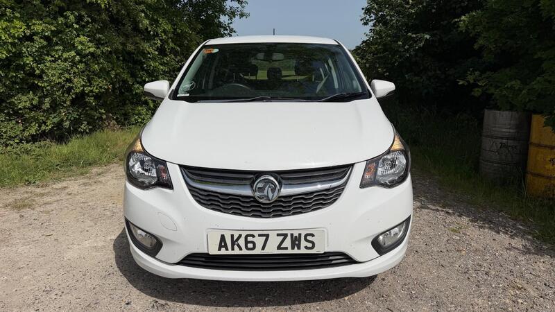 2017 Vauxhall Viva — photo 2