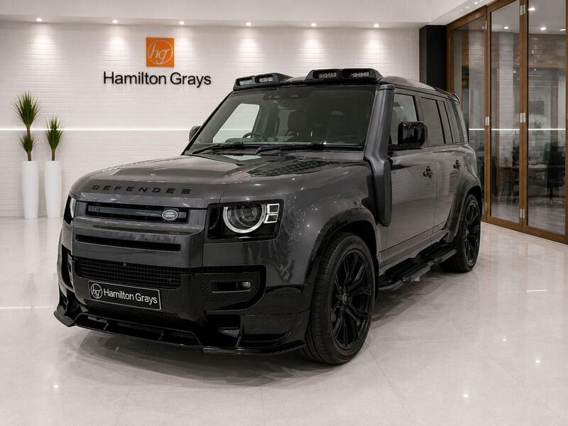 Land Rover Defender 110 view 6
