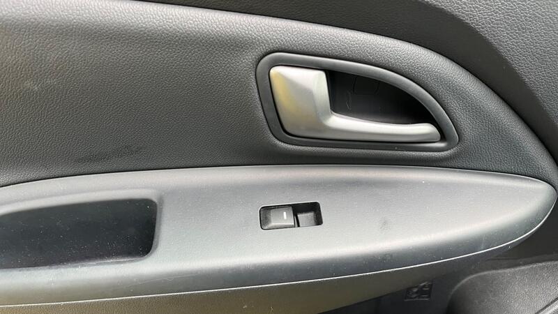 2014 Kia Rio — photo 48