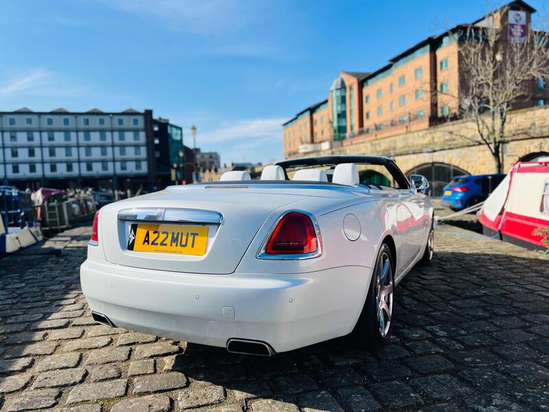 Rolls-Royce Dawn view 40
