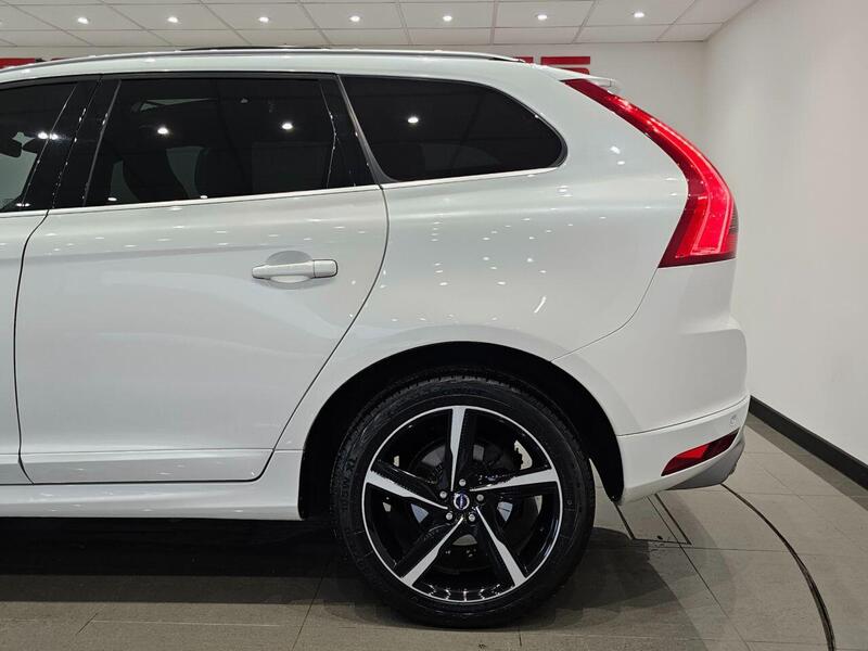 Volvo XC60 view 40