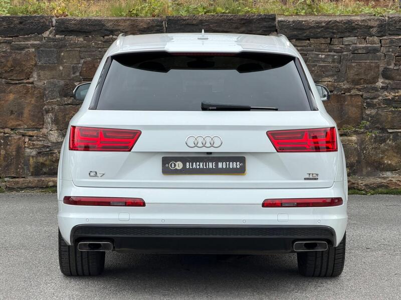 Audi Audi Q7 view 6