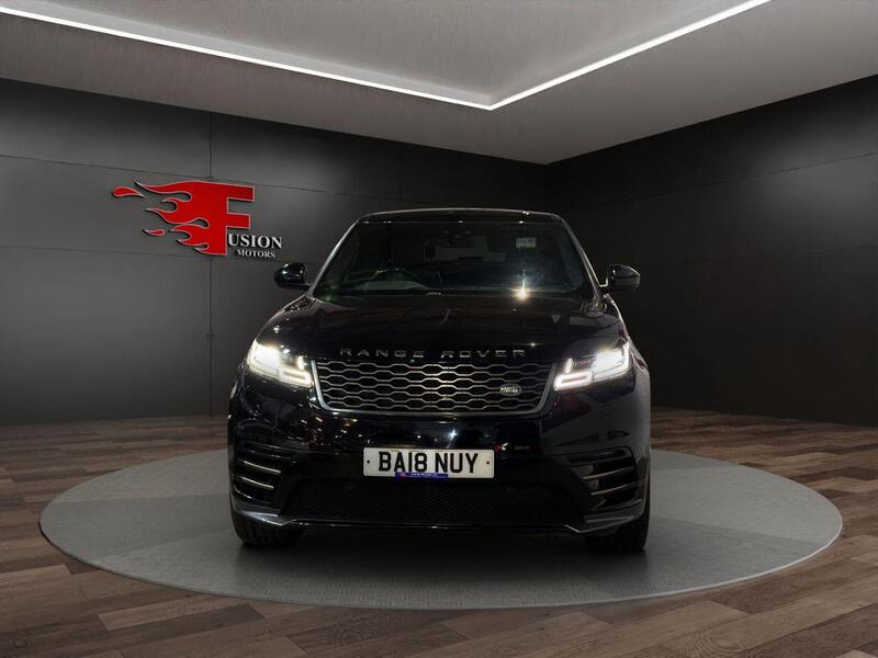 Land Rover Range Rover Velar view 2