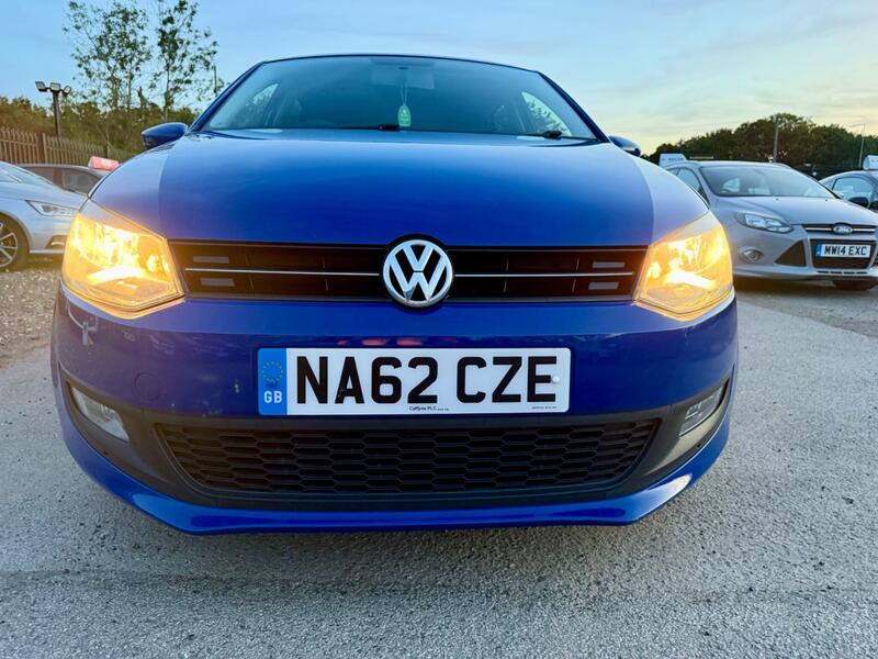 Volkswagen Polo view 2