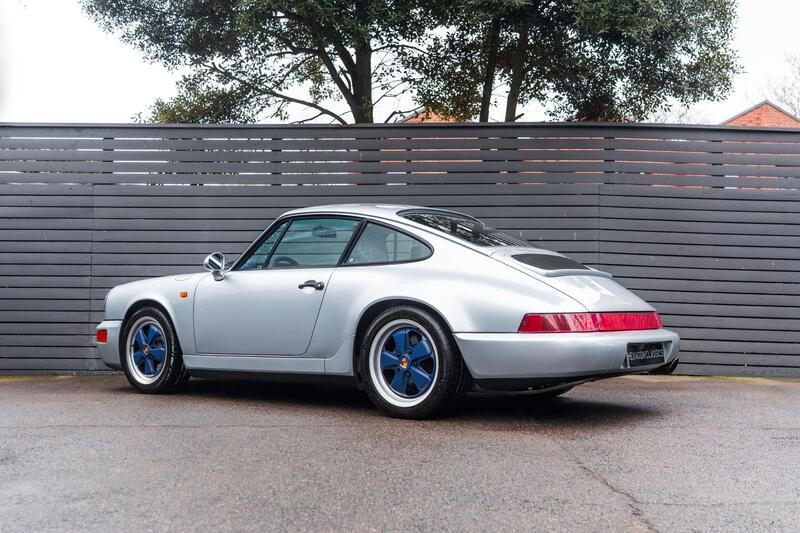 Porsche 911 view 3