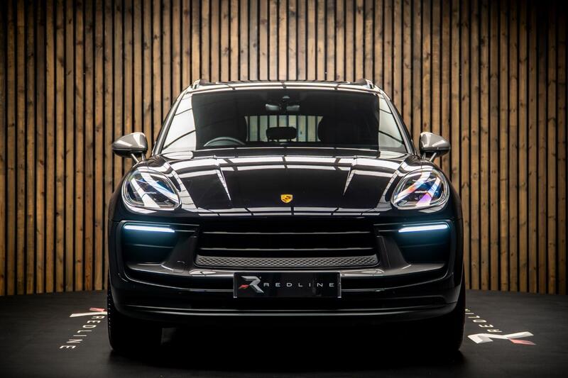 Porsche Macan view 5