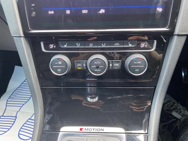 Volkswagen Golf view 26