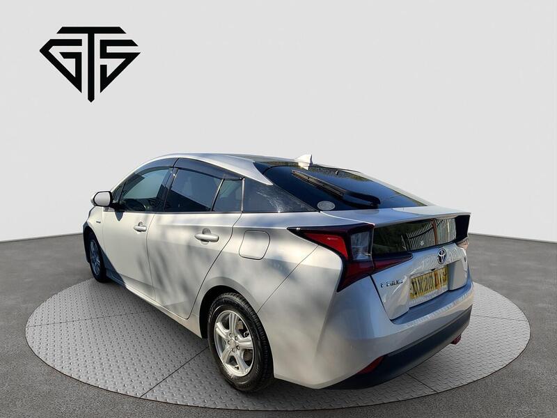 Toyota Prius view 5