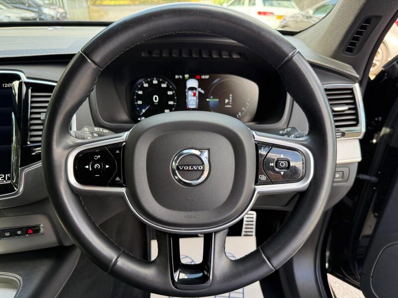 Volvo XC90 view 7