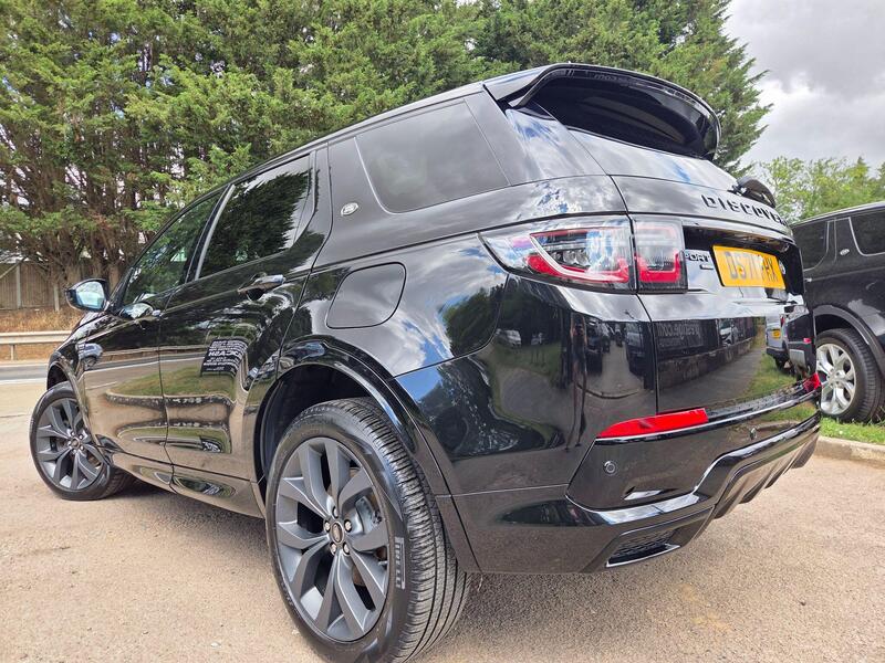 Land Rover Discovery Sport view 2