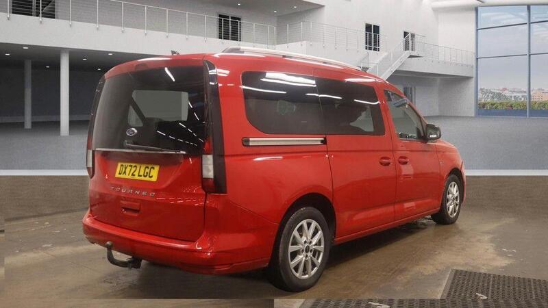 Ford Grand Tourneo Connect view 2