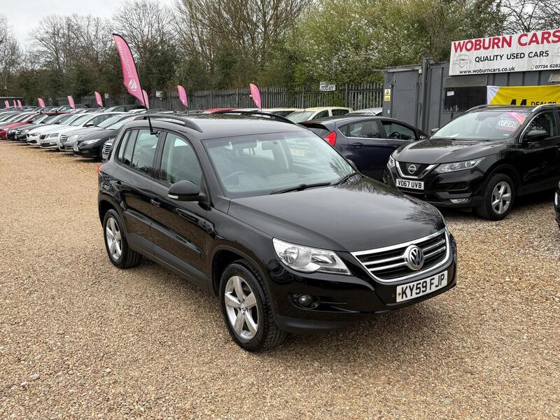 Volkswagen Tiguan view 4