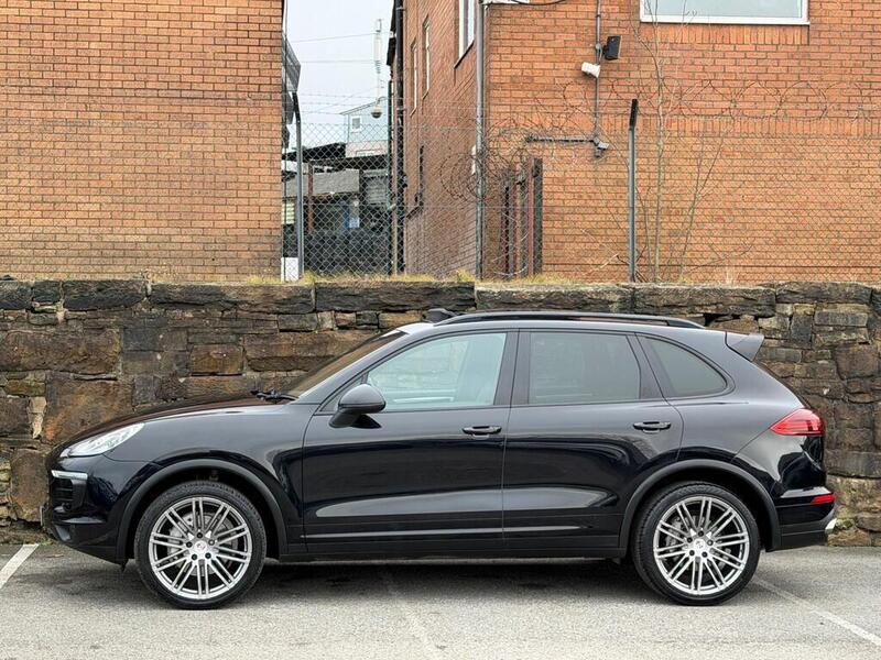 Porsche Cayenne view 4