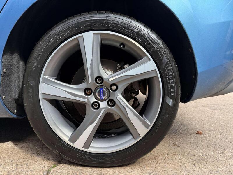Volvo V40 view 4