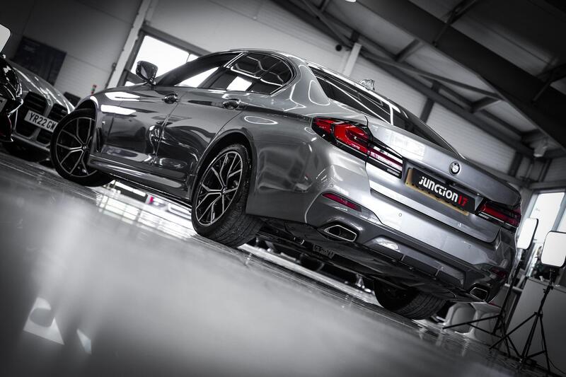 BMW 5 Series view 5