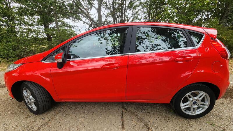 2012 Ford Fiesta — photo 14