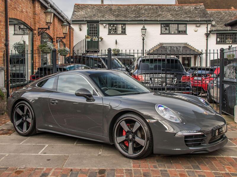 Porsche 911 view 4