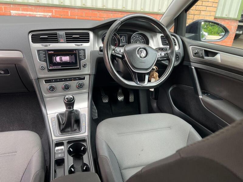 Volkswagen Golf view 19