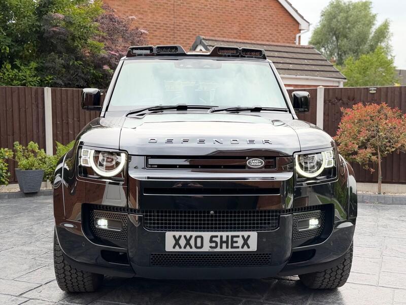 Land Rover Defender view 4
