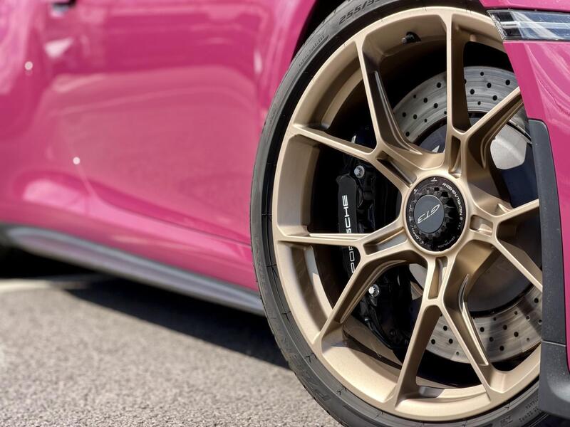 Porsche 911 view 4