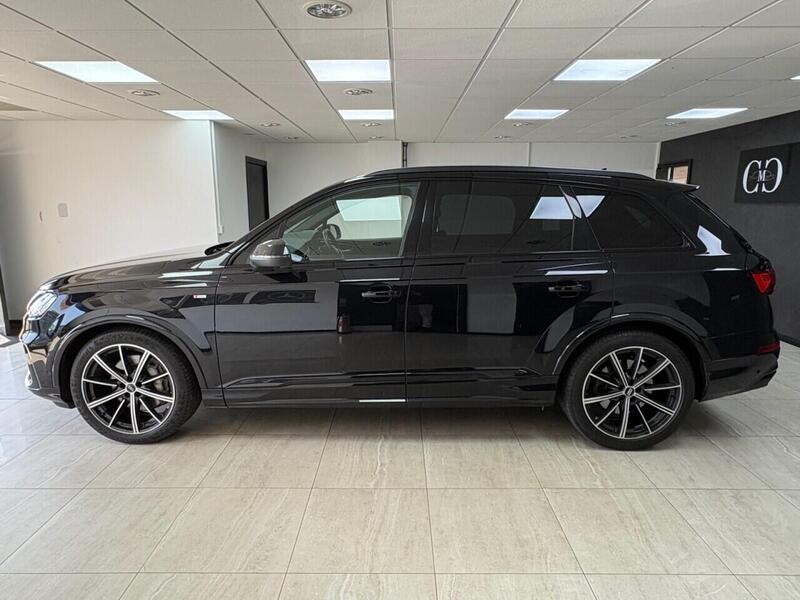 Audi Audi Q7 view 6