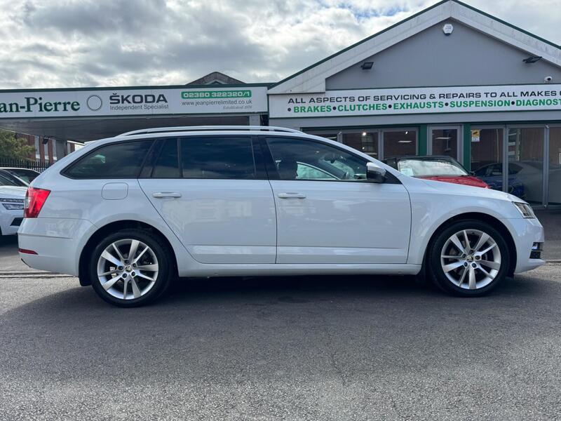 Skoda Octavia view 3