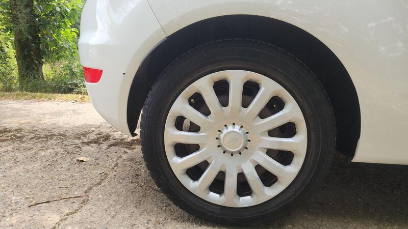 2013 Ford Fiesta — photo 38