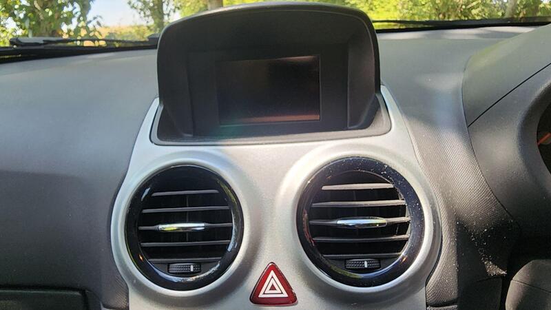 2013 Vauxhall Corsa — photo 28