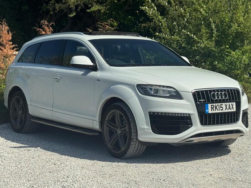 Audi Audi Q7 view 3