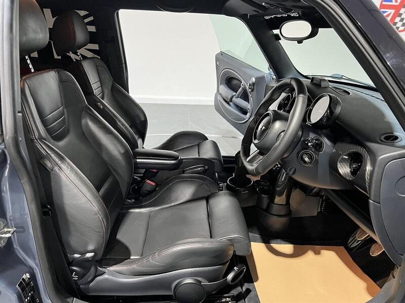 Mini Hatch view 6