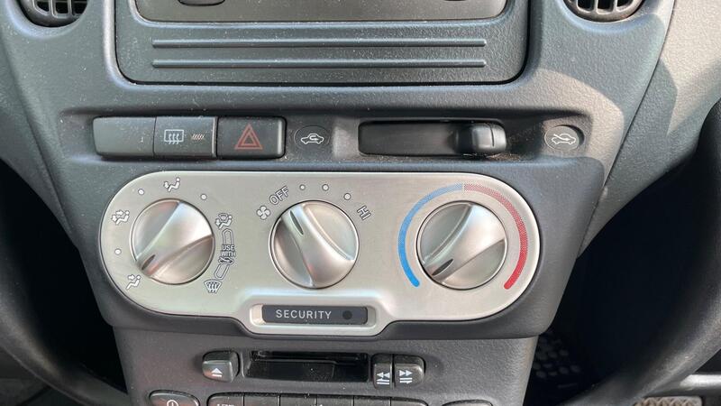 2005 Toyota Yaris Verso — photo 30