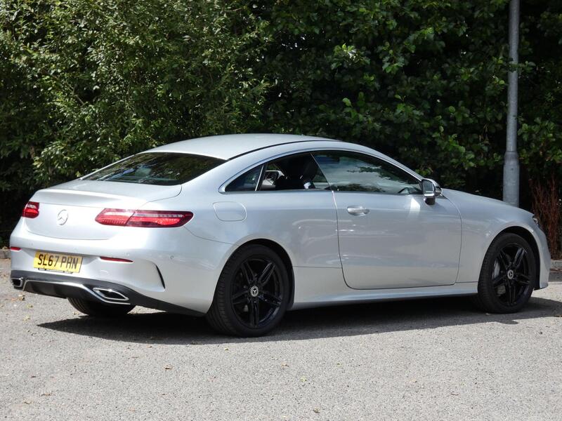 Mercedes-Benz E-Class view 4