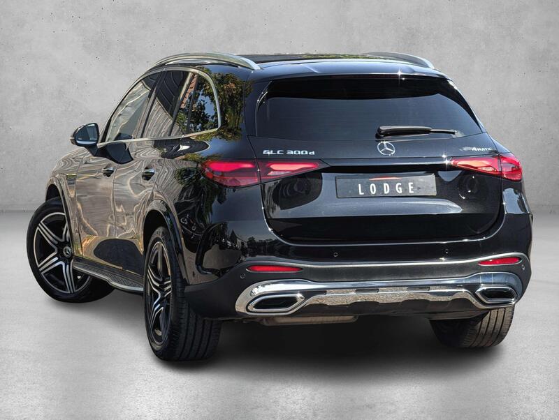 Mercedes-Benz GLC view 4