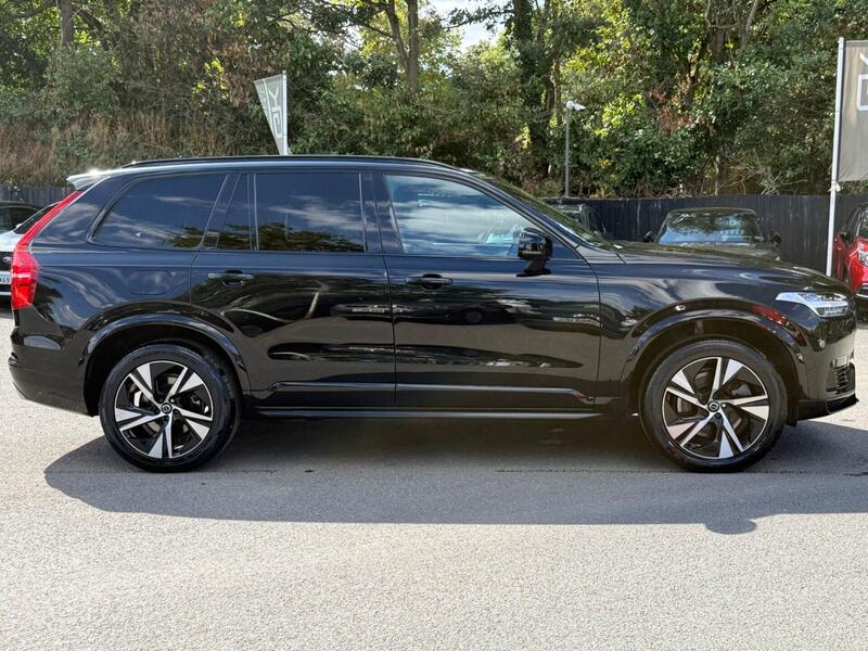 Volvo XC90 view 5
