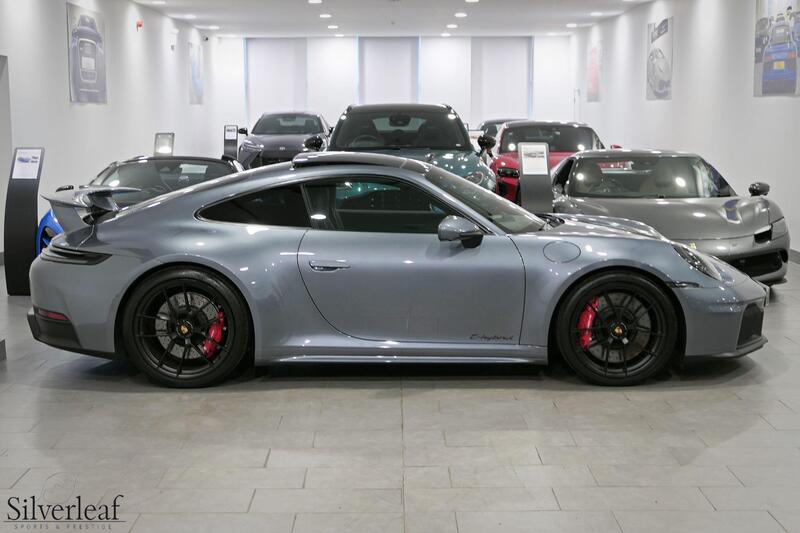 Porsche 911 view 3