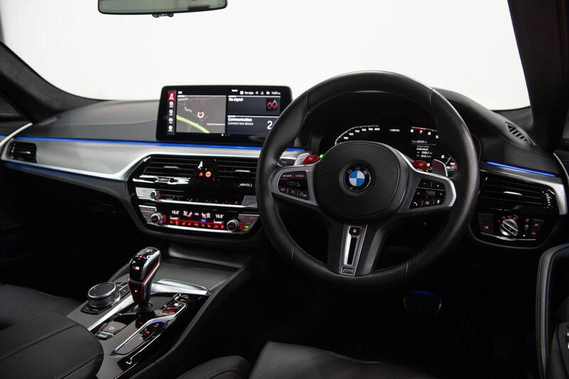 BMW M5 view 3