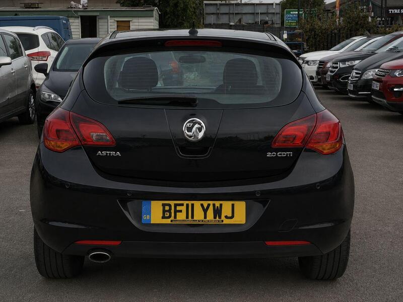 Vauxhall Astra view 3