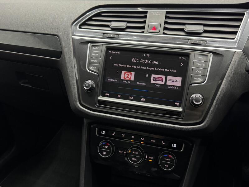 Volkswagen Tiguan view 18