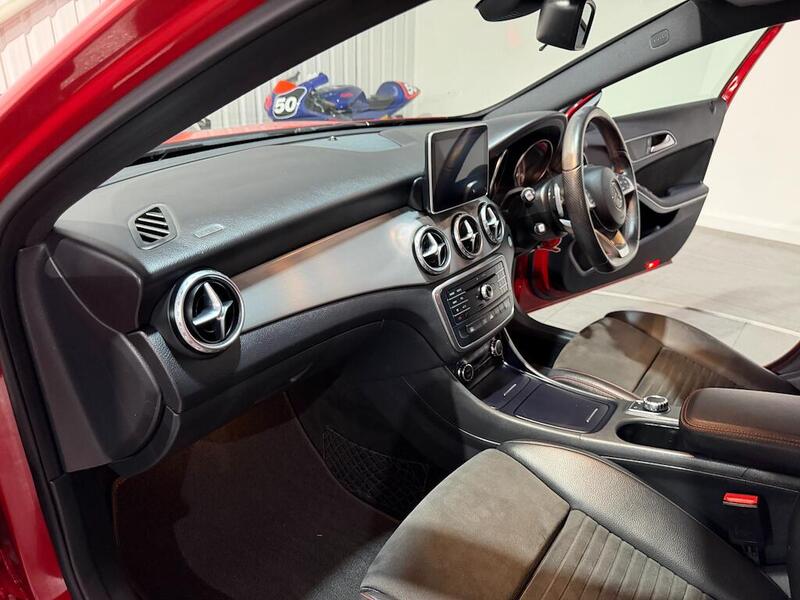 Mercedes-Benz Gla view 7