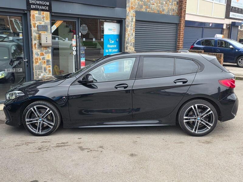 BMW 1 Series view 4