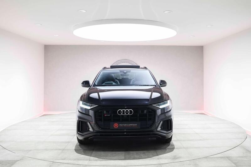 Audi SQ8 view 6