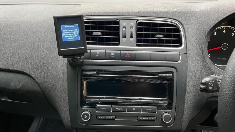 2013 Volkswagen Polo — photo 26