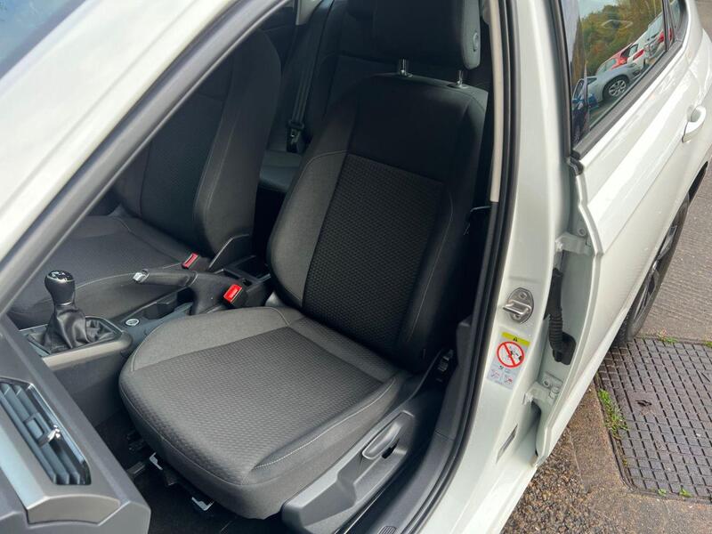 Volkswagen Polo view 19