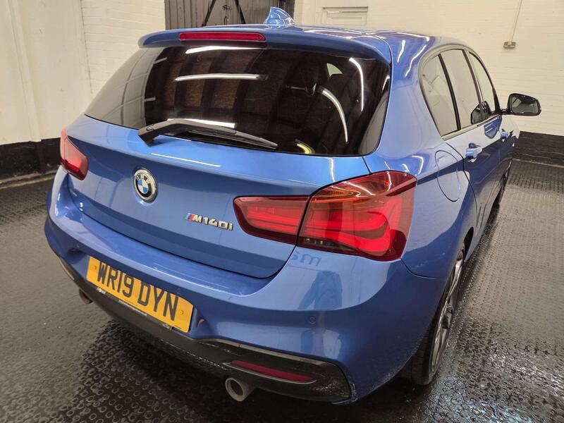 BMW 1 Series view 6