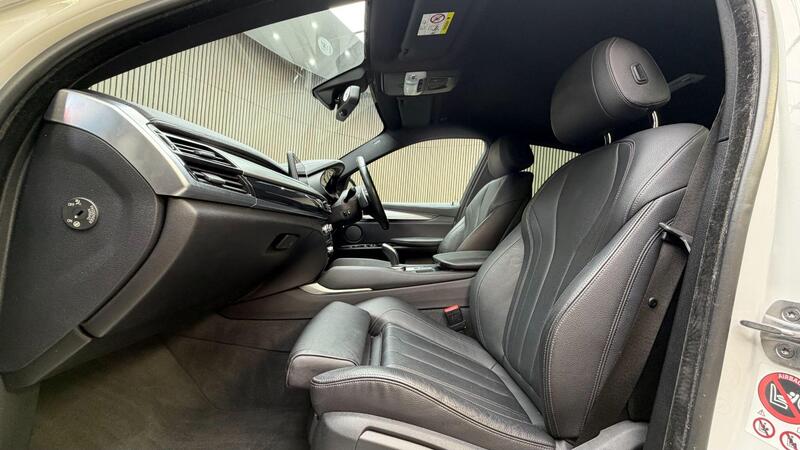 BMW X6 view 3