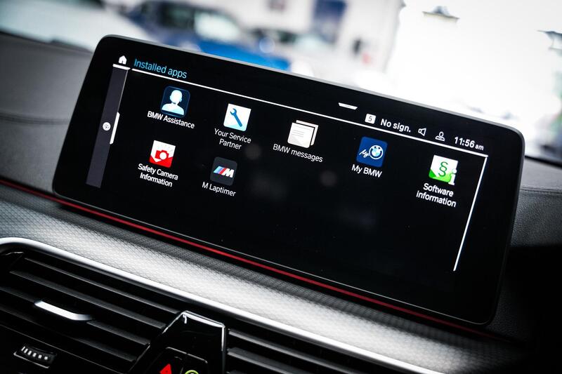 BMW 5 Series view 6