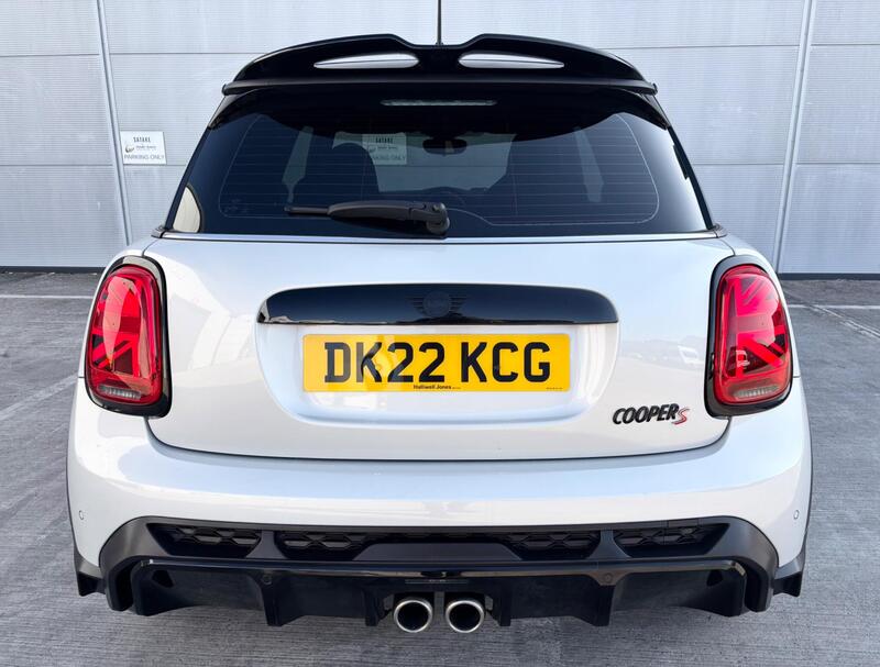 Mini Hatch view 4